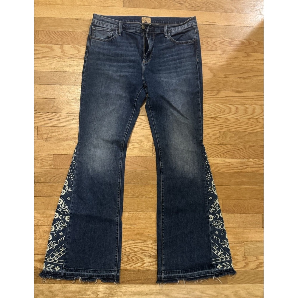 Driftwood Women's Flared Boho Jeans Dark Wash Paisley embroidered 32w,33.5L